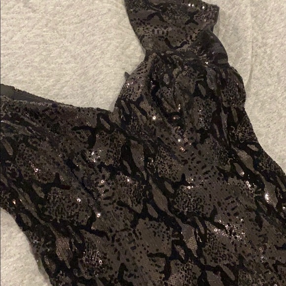 Black sparkly felt cheetah print dress - Picture 2 of 4